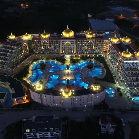 Xafira Deluxe & Αλάνια