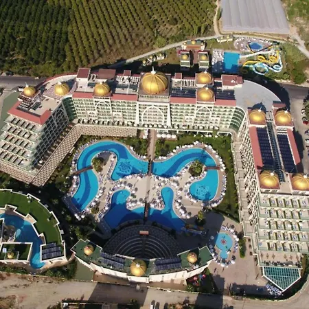 Xafira Deluxe & Hotel