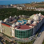 Xafira Deluxe & Otel 5*