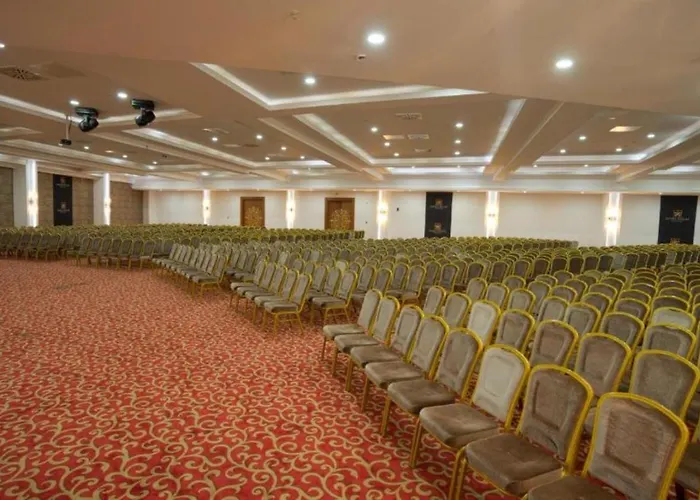 Xafira Deluxe & Hotel