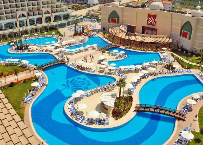 Xafira Deluxe & Hotel 5*