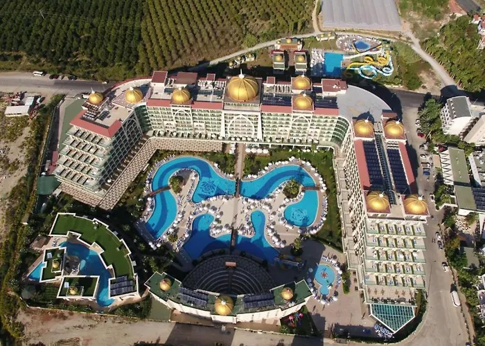 Xafira Deluxe & Hotel