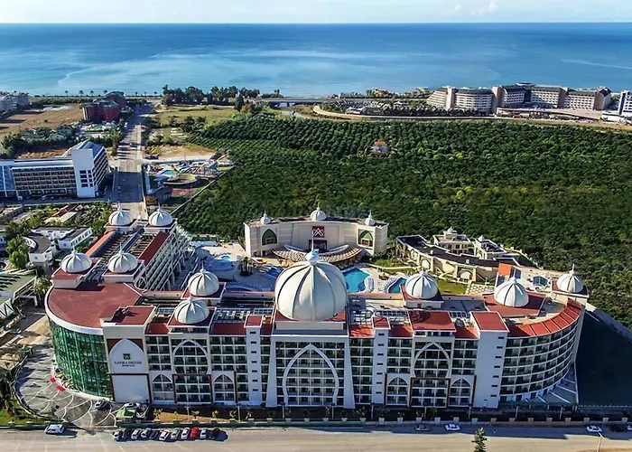 Xafira Deluxe & Hotel