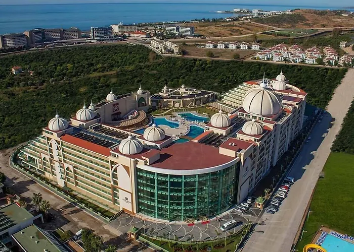 Xafira Deluxe & Hotel 5*